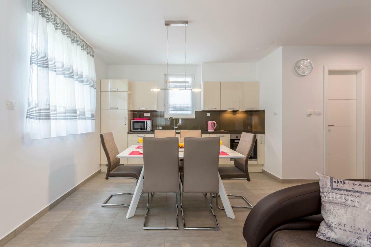 Apartments Villa 19 Podstrana Ngoại thất bức ảnh